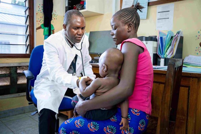 Imagen de recurso de una consulta médica en África.