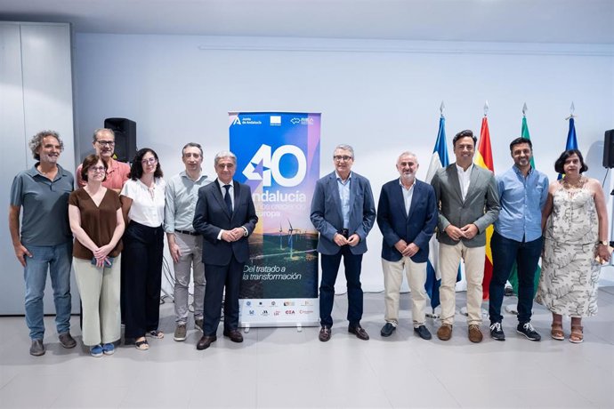 Presentación de la exposición 'Andalucía, 40 años creciendo en Europa: del tratado a la transformación'.