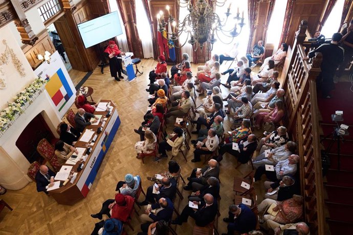 Acto De Clausura Lección De Cierre De Armin Von Bogdandy XXXVI ‘Premio Internacional Menéndez Pelayo’ A José Manuel Sánchez Ron  Medalla De Honor UIMP A Félix Lobo         F