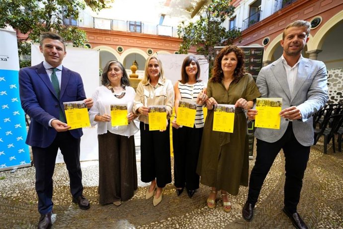 La Plaza de Toros de Granada volverá a convertirse el próximo 11 de septiembre en un gran espacio para la música con la celebración de la tradicional 'Fiesta con la Orquesta Ciudad de Granada', que este año presenta el espectáculo 'Gigantes'.