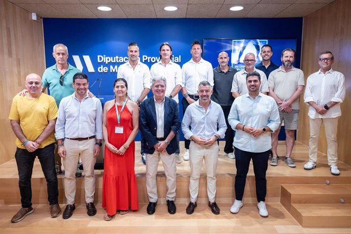 Presentación de la iniciativa de los encuentros Málaga CF Forever