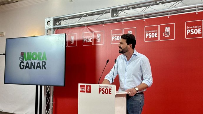 El secretario general del PSOE de Extremadura, Álvaro Sánchez Cotrina, en el acto de apertura del curso político en Mérida