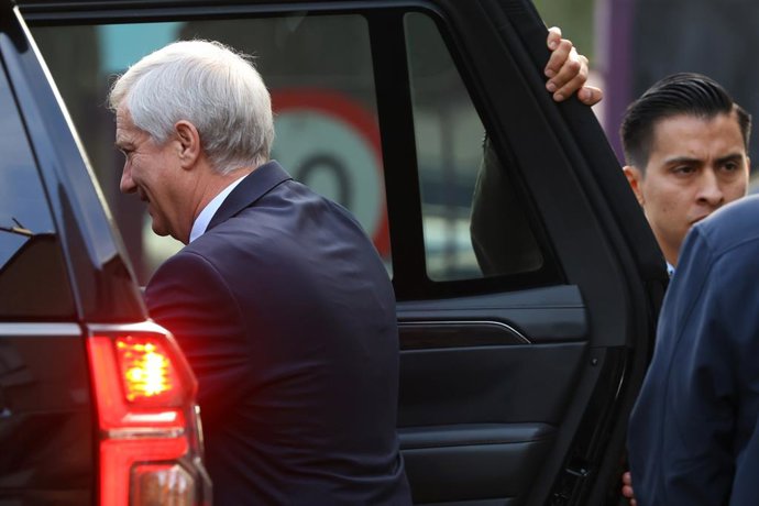 Santiago, 3 de septiembre de 2026. El Presidente de la Republica, Jose Antonio Kast, visita al alcalde de San Bernardo, Cristopher White. Jonnathan Oyarzun/Aton Chile