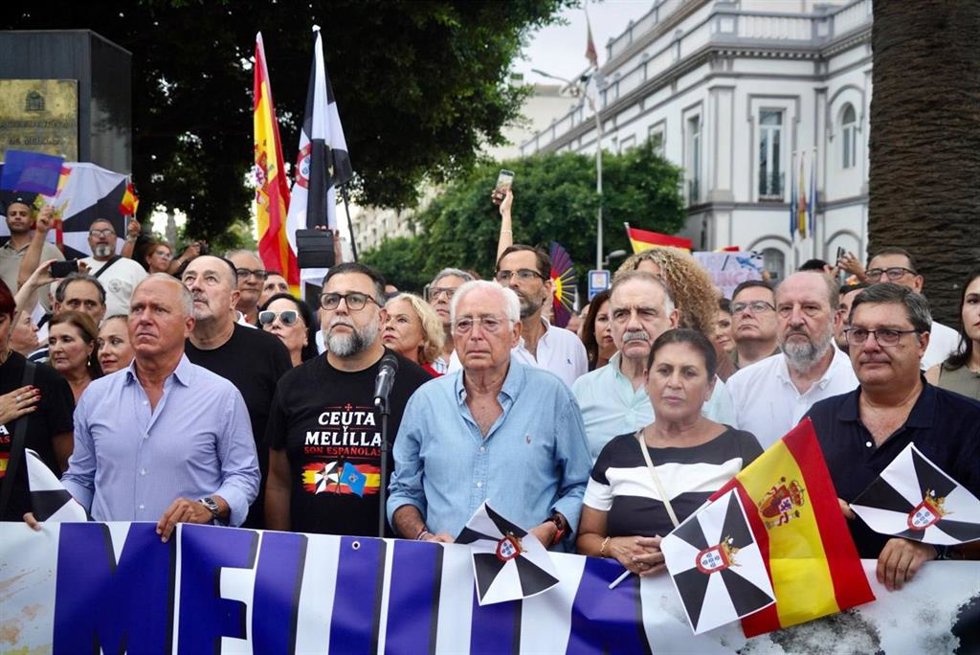 El presidente de la Ciudad Autónoma Melilla, Juan José Imbroda, en la concentración en Melilla por Ceuta.