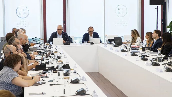 La sede de la RFEF acoge la primera reunión de seguridad para la final de la Champions 2027.