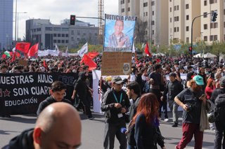 Santiago, 3 de Septiembre del 2026.  La denominada “Red de Solidaridad Estudiantil”, que reúne a estudiantes universitarios, en conjunto con secundarios de Aces, convocan a una marcha bajo el eslogan “Estudiantes a defender el futuro de Chile”.  Luis