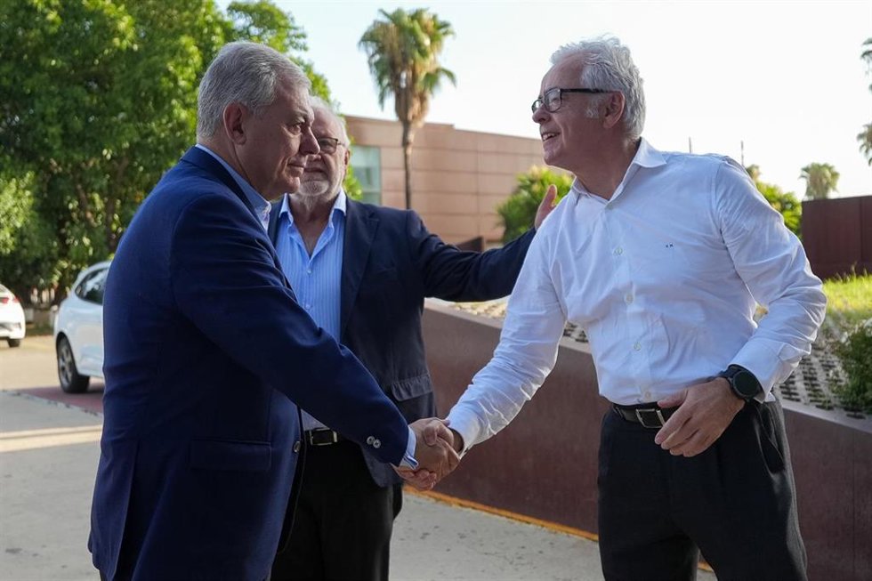 El alcalde de Sevilla, José Luis Sanz, en un encuentro con Teknei