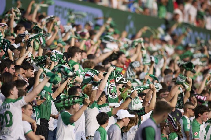 Archivo - Aficionados del Racing de Santander