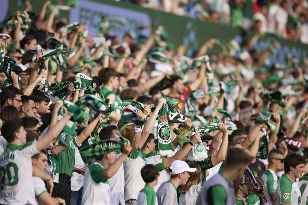 Archivo - Aficionados del Racing de Santander