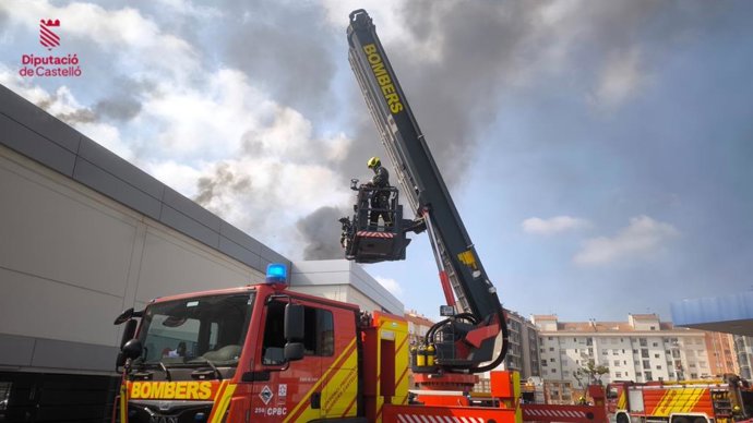 Incendi en un supermercat de Vila-real