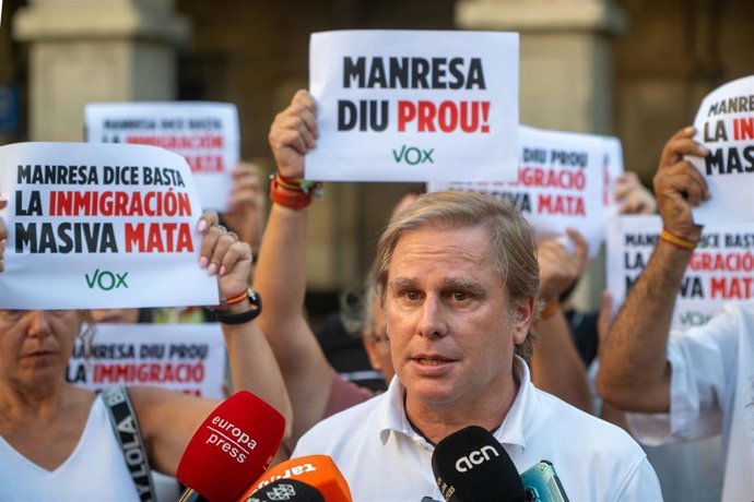 El portavoz de Vox en el Parlament, Joan Garriga, en una concentración en Manresa