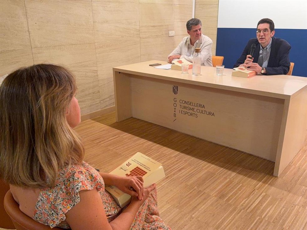 El Govern presenta el Libro de actas de las ponencias del Congreso Internacional Ramon Llull 2025