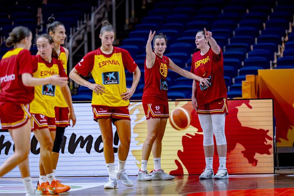 La selección femenina durante un entrenamiento en Berlín