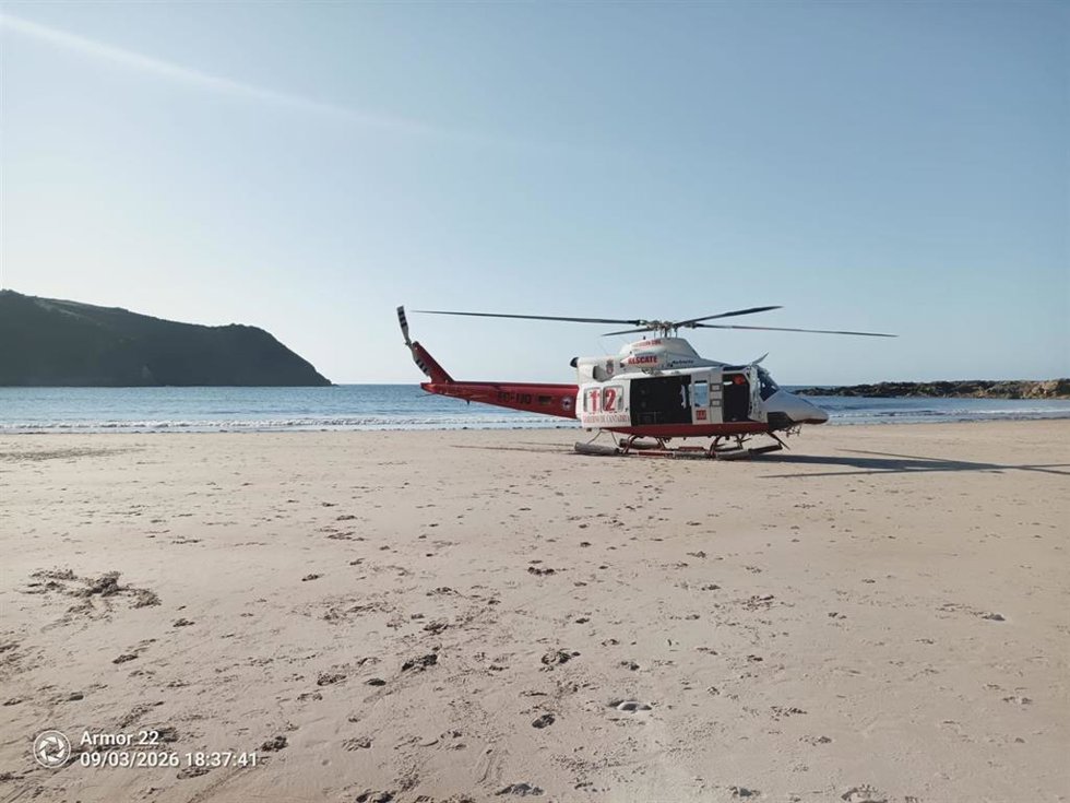 Helicóptero 112 en playa de Amio