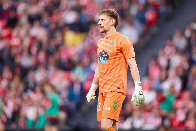 Archivo - El portero rumano Ionut Radu durante un partido del RC Celta
