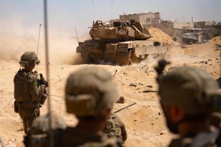 Archivo - JERUSALEM, May 19, 2025  -- This photo released by Israel Defense Forces (IDF) on May 19, 2025 shows Israeli troops operating in the Gaza Strip. Israel on Sunday launched a major ground incursion into multiple areas of the Gaza Strip, marking a 