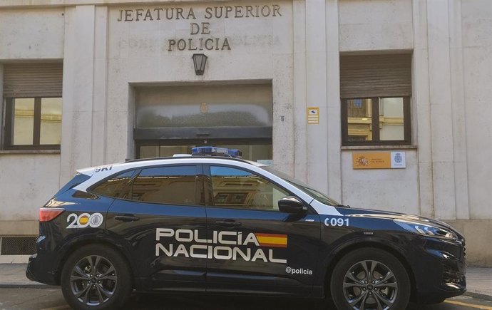 Detenidos tres hombres por intentar robar una cafetería de Murcia mediante un alunizaje