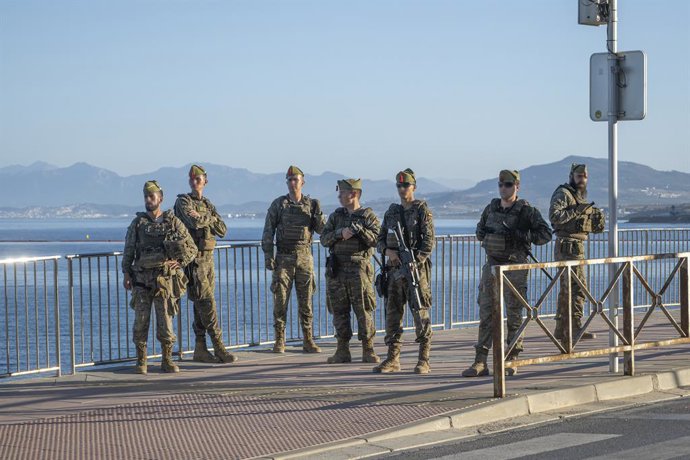 Militars patrullen els carrers de Ceuta, a 29 d'agost del 2026, a Ceuta (Espanya).