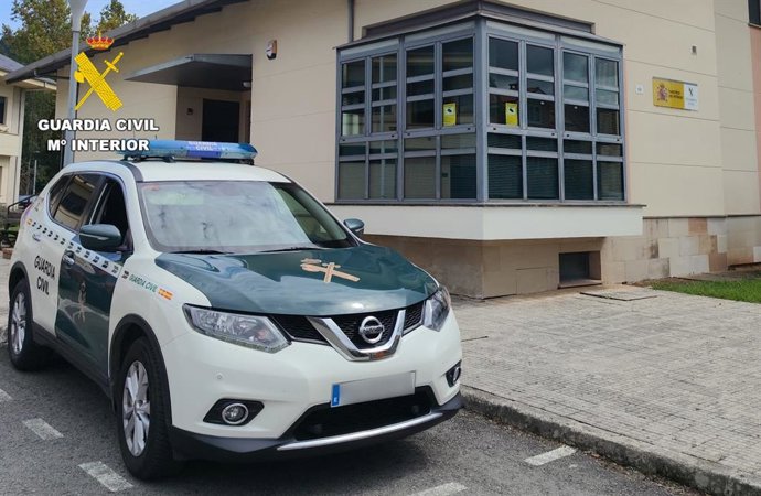 Sucesos.- Dos jóvenes se niegan a pagar a un taxista en Suances al que agredió uno de ellos