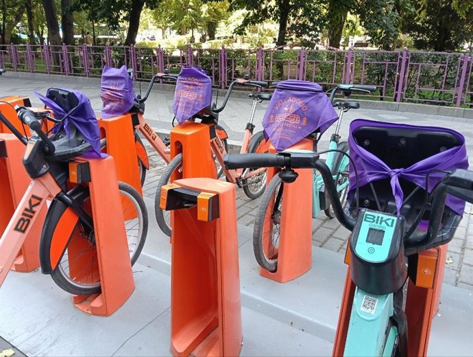 Pañoletas de las fiestas de Valladolid en las bicicletas de Biki.
