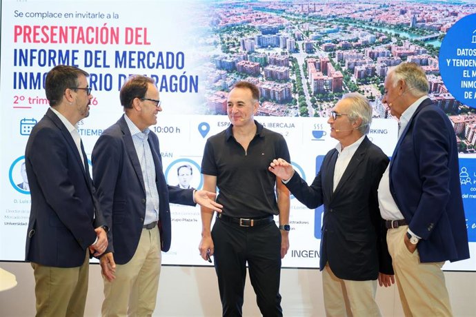 Jorge Aguerri, Jefe De Desarrollo De Negocio Promotor De Ibercaja; Fernando Montón, Director General De Grupo Plaza 14; Luis Fabra, Director De La Cátedra En Mercado Inmobiliario De La Universidad De Zaragoza; Fernando Used, Arquitecto, Y Fernando Baena.