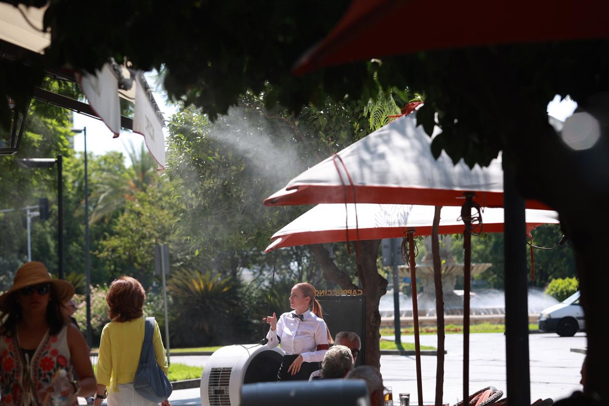 El fin de semana registrará máximas de más de 40ºC y mínimas de 25ºC en amplias zonas de Península, con tormentas secas