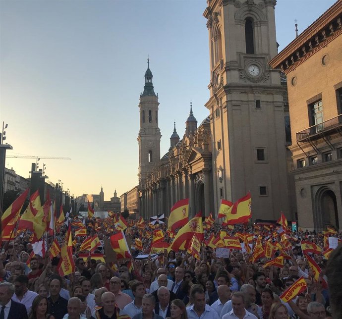Concentación en Zaragoza de apoyo a Ceuta