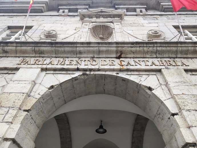 Archivo - Parlamento de Cantabria.- Archivo