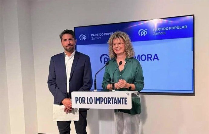 Los Diputados Del PP Por Zamora, Óscar Ramajo Y Elvira Velasco.