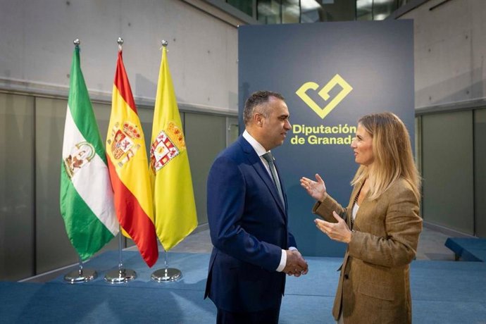 Durante el encuentro, Rodríguez y Mestre han repasado los principales retos que afronta la provincia y el trabajo que se viene desarrollando desde la Diputación, con especial atención a las consecuencias de los últimos terremotos