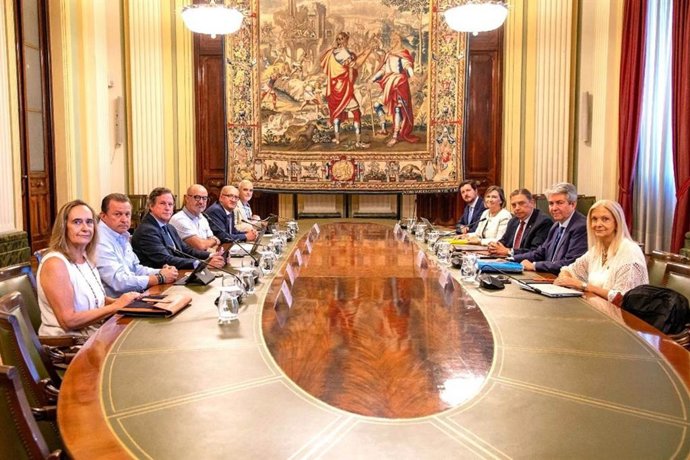 El ministro de Agricultura, Pesca y Alimentación, Luis Planas, se reúne con representantes de  Confederación Española de Pesca (Cepesca), Federación Nacional de Cofradías de Pescadores (FNCP) y  Asociación Empresarial de Acuicultura Española (Apromar)