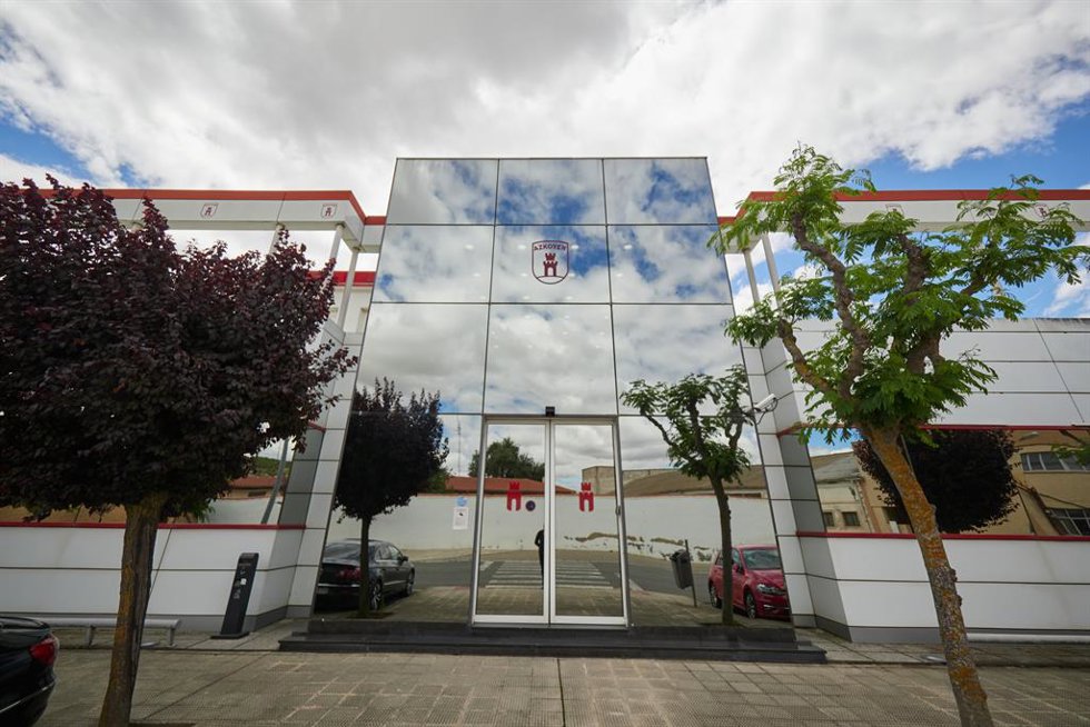 Archivo - Fachada de la sede del Grupo Azkoyen, a 21 junio de 2024, en Peralta, Navarra (España). 