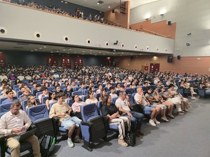 Alumnado en las jornadas de bienvenida.