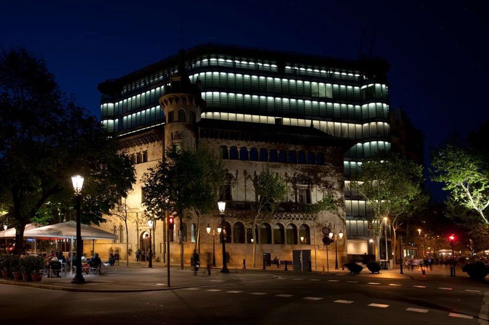 Archivo - El edificio Can Serra de la Diputación de Barcelona.