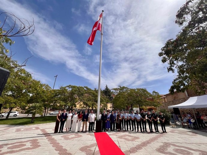 Izado de bandera en Puertollano