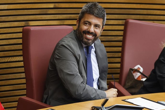 Archivo - Arxiu - Imatge d'arxiu del diputat Carlos Mazón durant una sessió de control, en Les Corts Valencianes, a 30 d'abril del 2026,
