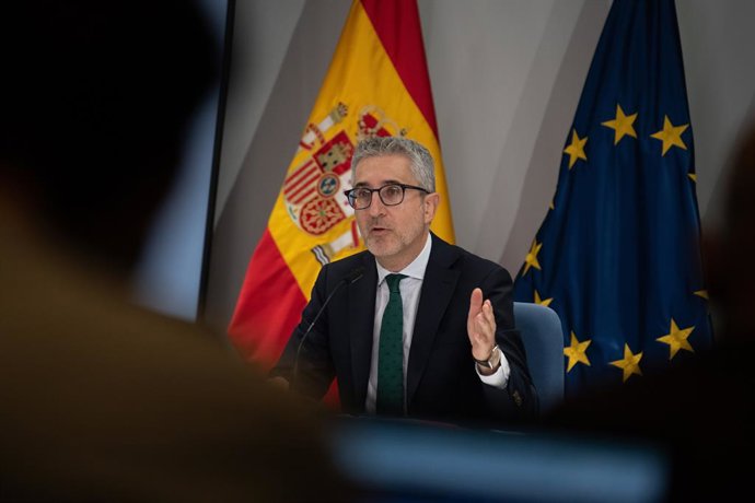El ministro de Hacienda, Arcadi España, ofrece declaraciones a los medios tras la reunión del Consejo de Política Fiscal y Financiera (CPFF), en la sede del Ministerio de Hacienda, en el Edificio Cuzco, a 4 de septiembre de 2026, en Madrid (España). Hacie
