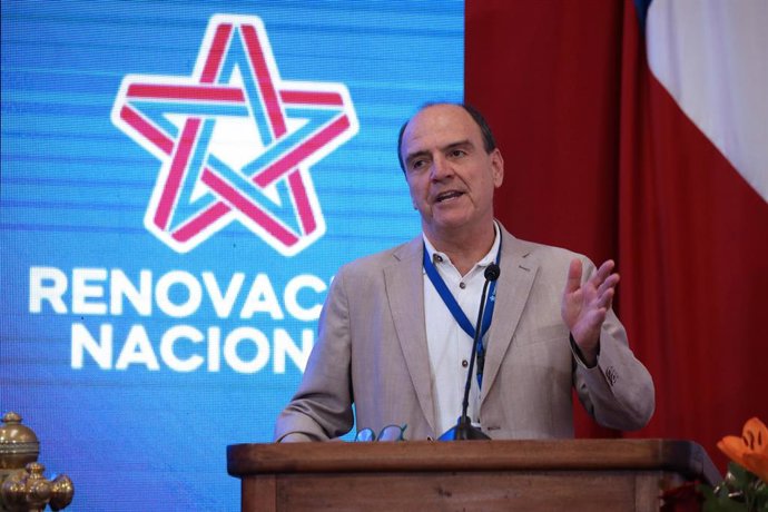 Santiago 11 de enero 2025.  Renovacion Nacional realiza un nuevo Consejo General en la sede del Congreso Nacional en Santiago.  Javier Salvo/Aton Chile