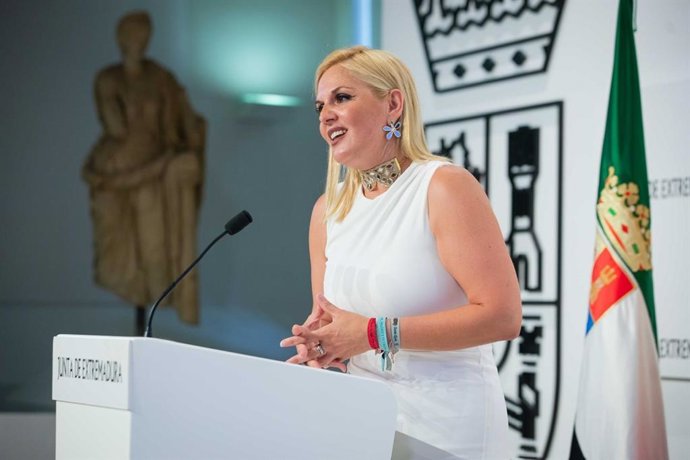 La consejera de Hacienda, Administración Pública y Diálogo Social, Elena Manzano