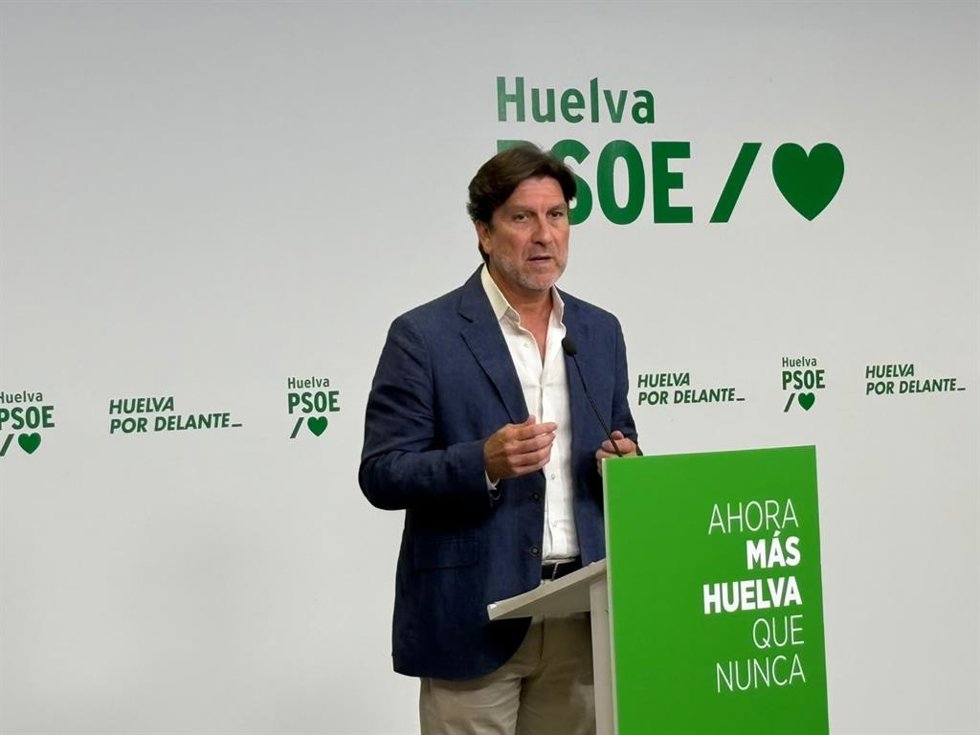 Archivo - El portavoz de la Ejecutiva Provincial del PSOE de Huelva, Enrique Gaviño.