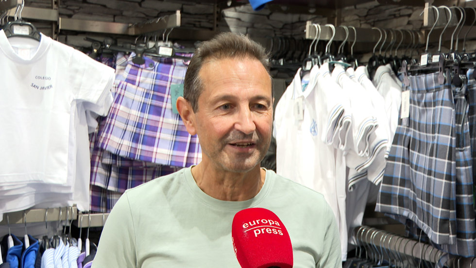Tienda especializada destaca "el ahorro total" que suponen los uniformes