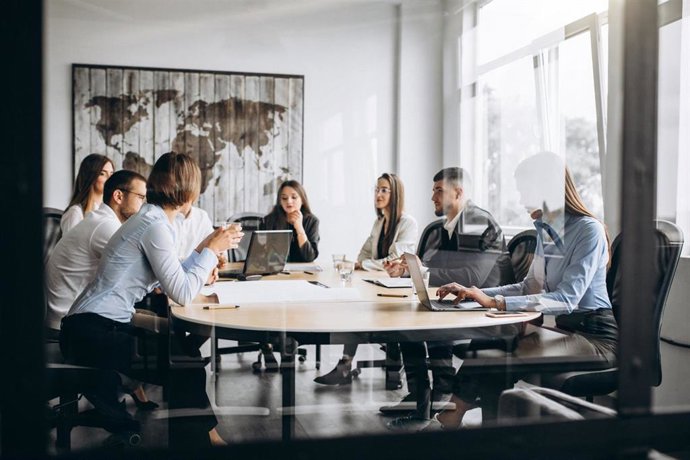 Un centenar de empresas solicita ayuda para la creación de espacios de trabajo más igualitarios.