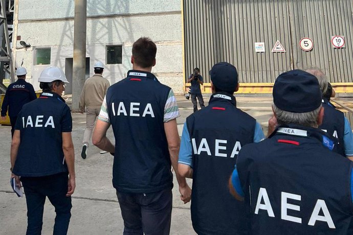 Archivo - HANDOUT - 02 September 2022, Ukraine, Zaporizhzhia: IAEA experts arrive at the Zaporizhzhya nuclear power plant. IAEA experts have been at the Zaporizhzhya nuclear power plant since Thursday to assess damage. Photo: D. Candano Laris/IAEA/dpa - A