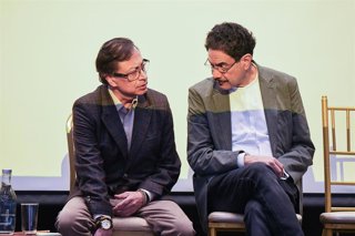 El expresidente de Colombia Gustavo Petro junto al senador Ivan Cepeda durante un acto en Bogotá. 