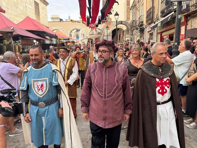 El alcalde de Ávila en el Gran Desfile de las Tres Culturas en el marco de las XXIX Jornadas Medievales.