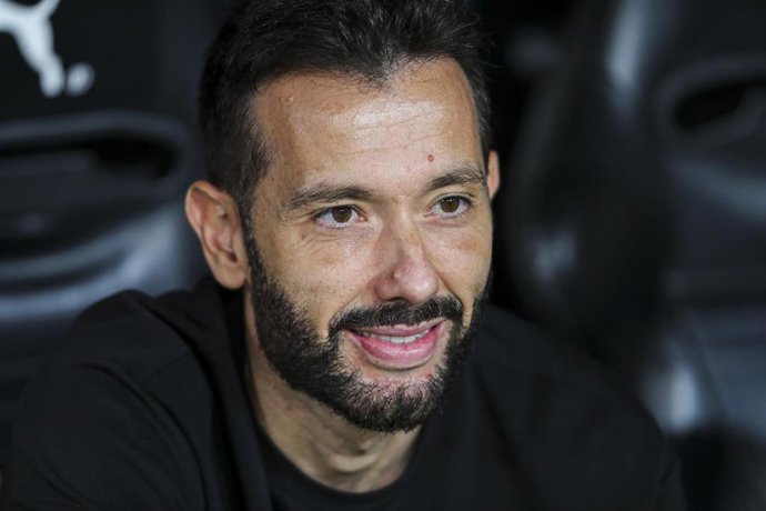 Carlos Corberán, entrenador del Valencia CF.