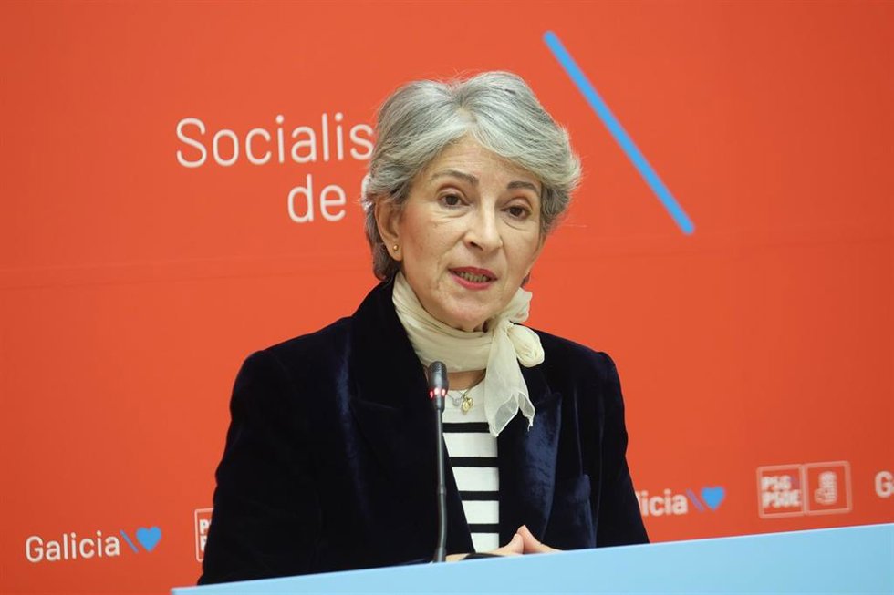 Archivo - La diputada del PSdeG Silvia Longueira en rueda de prensa