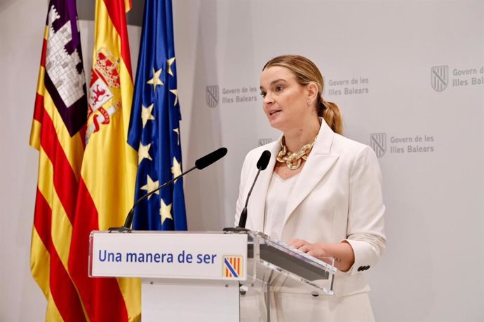 La presidenta del Govern, Marga Prohens, en una rueda de prensa