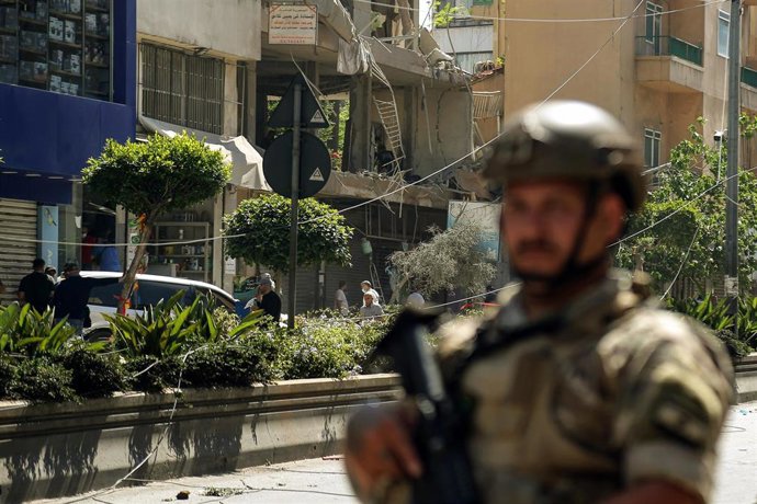 Archivo - Soldado israelí en el sur de Beirut, Líbano