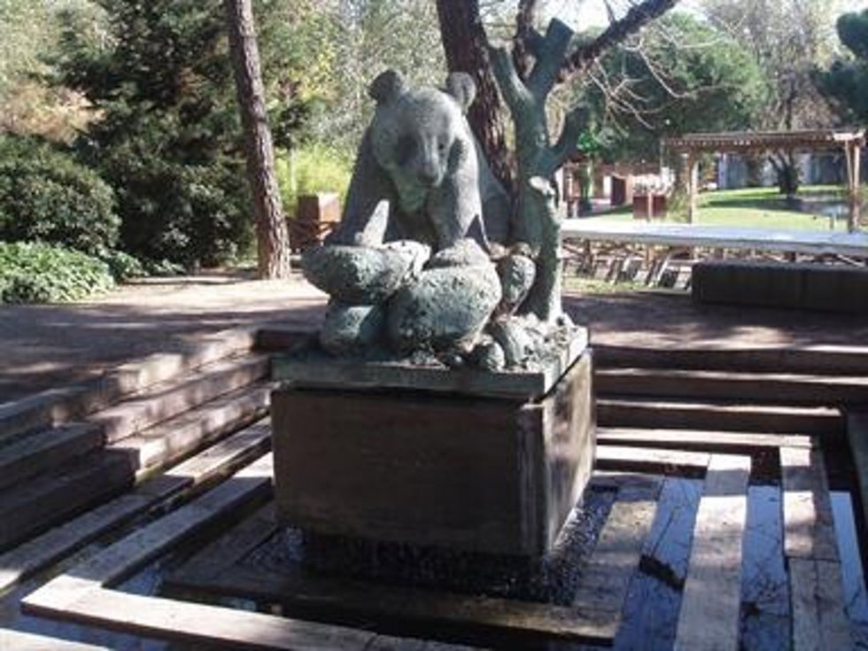 Estatua a Chulín en el Zoo de Madrid